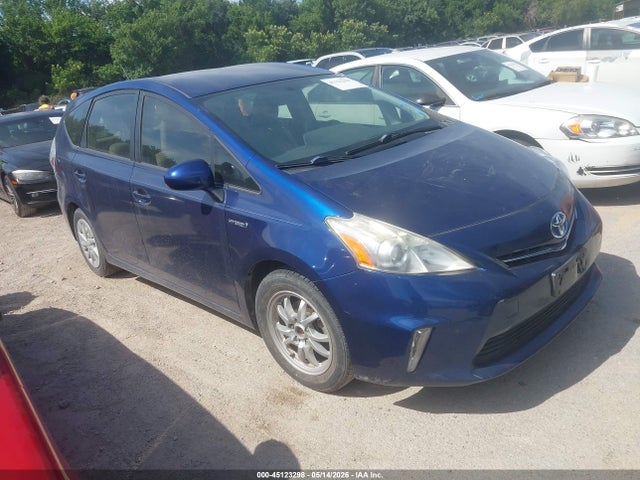 Salvage Toyota Prius v Image