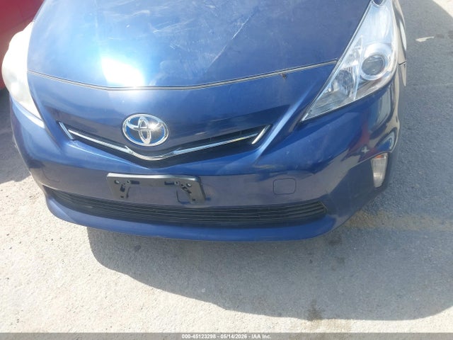 Toyota Prius v Three