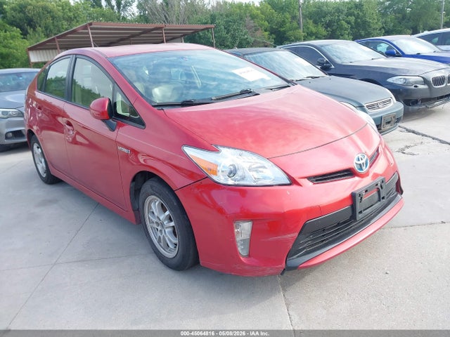 Salvage Toyota Prius Image