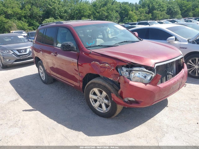 Salvage Toyota Highlander Image