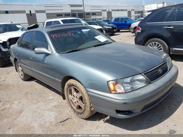 Salvage Toyota Avalon Image