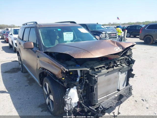 Salvage Hyundai SANTA FE Image