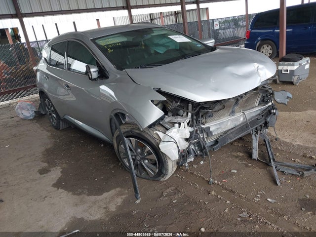Salvage Nissan Murano Image