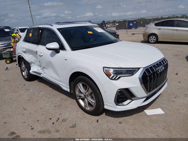 Salvage Audi Q3 Image