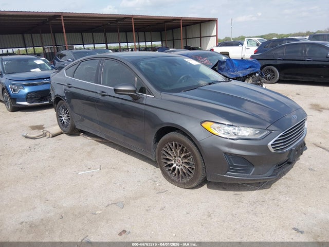 Salvage Ford Fusion Image
