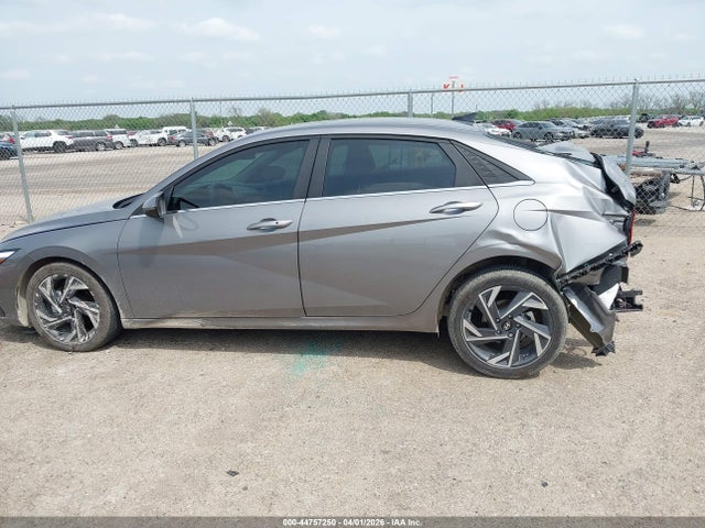 Hyundai ELANTRA Sel