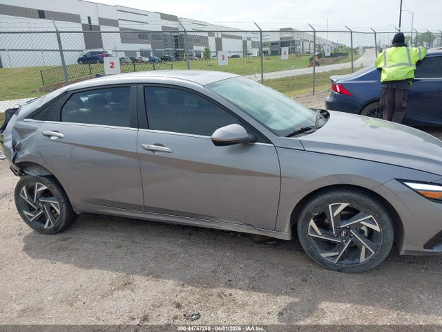 Hyundai ELANTRA Sel