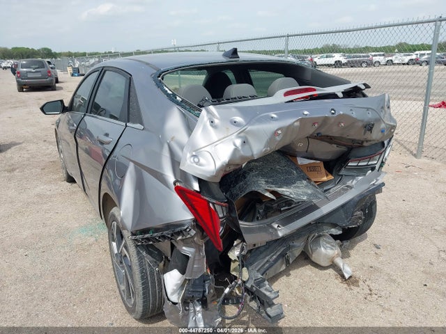 Hyundai ELANTRA Sel