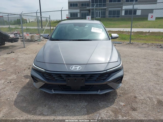 Hyundai ELANTRA Sel