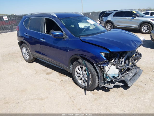 Salvage Nissan Rogue Image