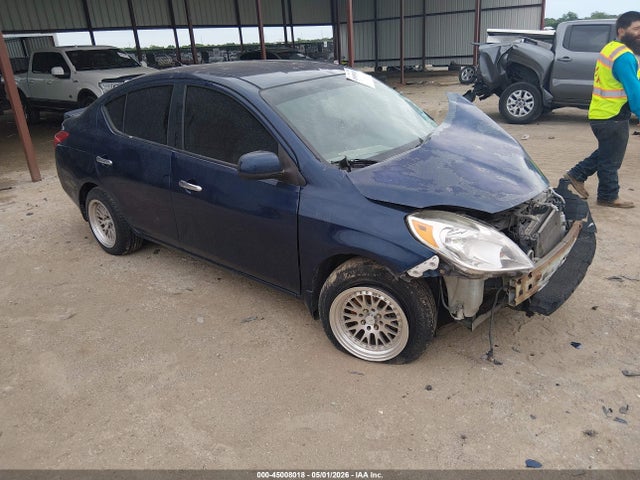 Salvage Nissan Versa Image