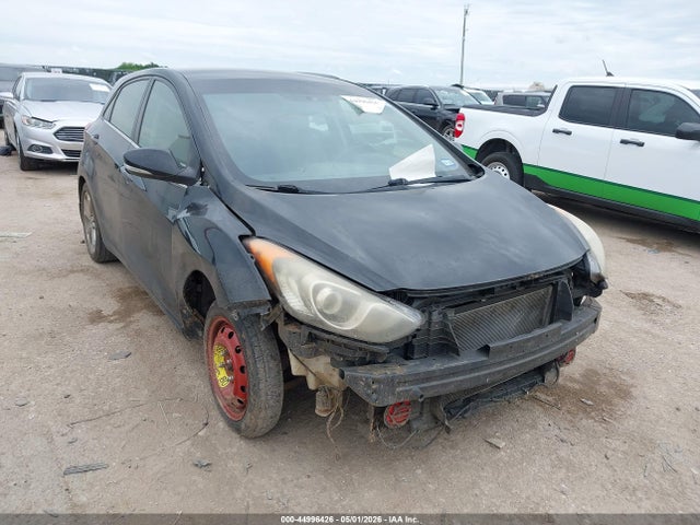 Salvage Hyundai ELANTRA Image