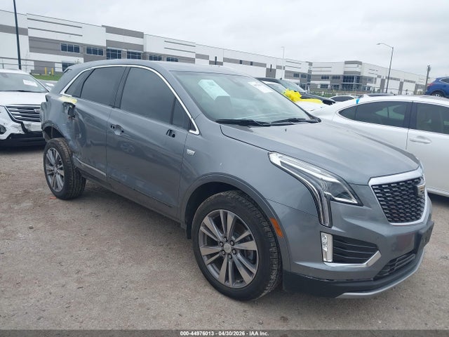 Salvage Cadillac XT5 Image