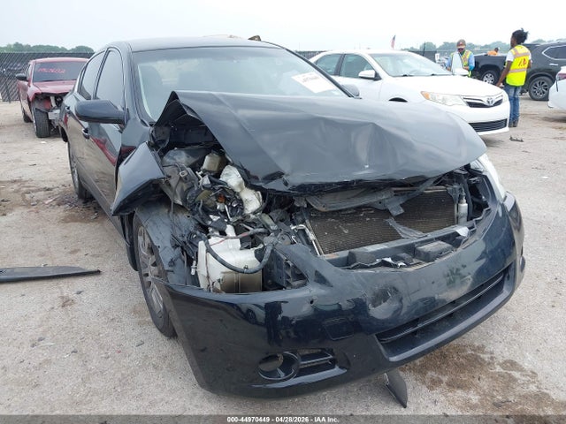 Salvage Nissan Altima Image