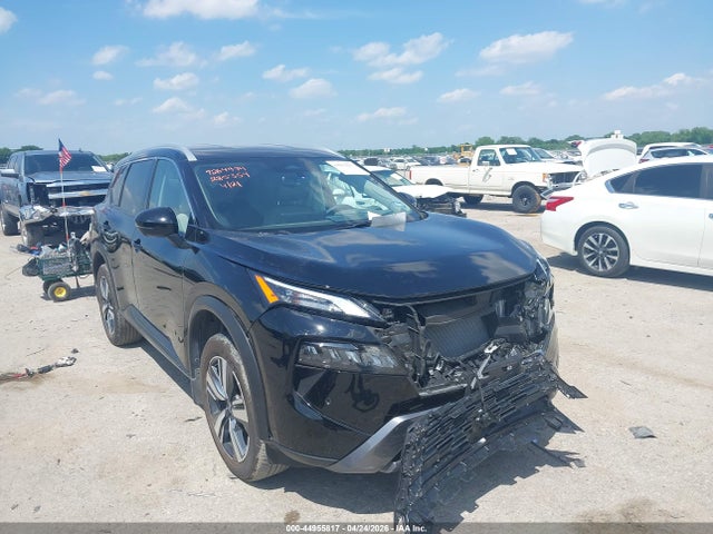 Salvage Nissan Rogue Image