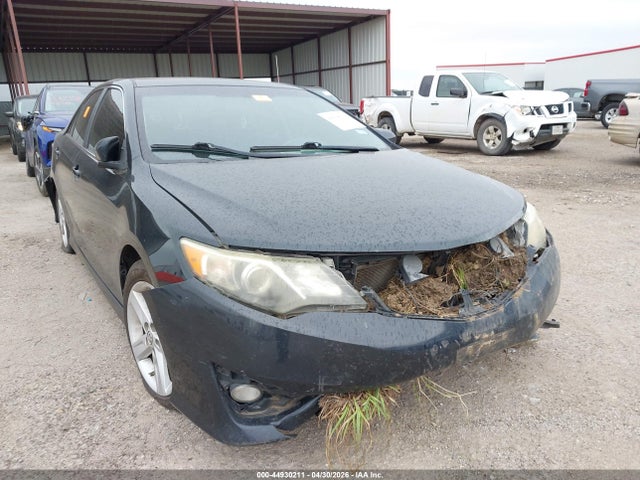 Salvage Toyota Camry Image