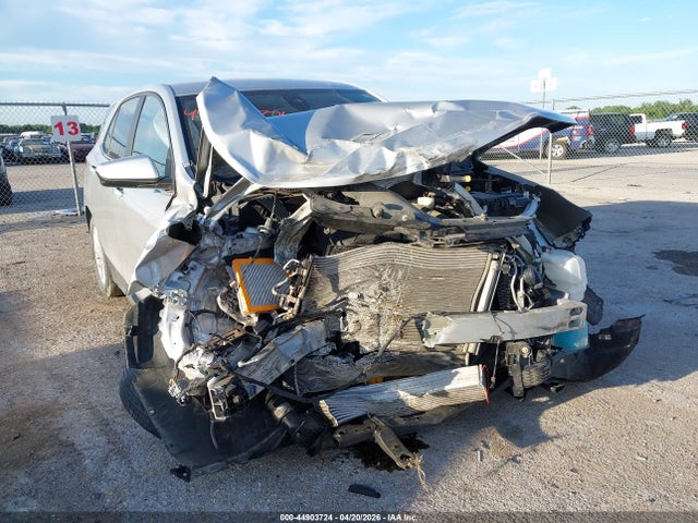 Salvage Chevrolet Equinox Image
