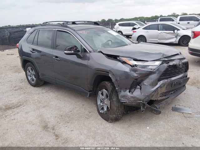 Salvage Toyota RAV4 Image