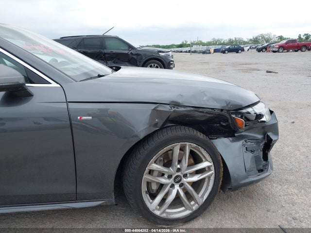 Audi A4 Premium Plus 45 Tfsi S Line Quattro S Tronic