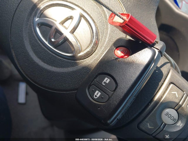 Toyota RAV4 Limited V6
