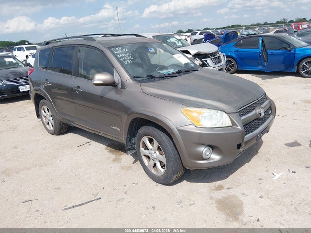 Salvage Toyota RAV4 Image