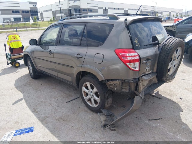 Toyota RAV4 Limited V6