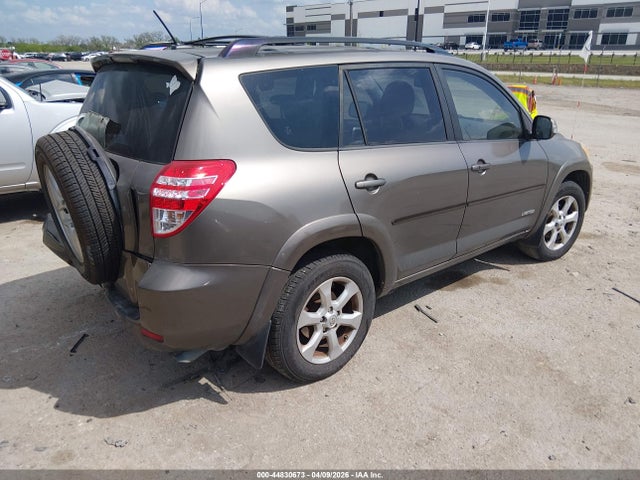 Toyota RAV4 Limited V6