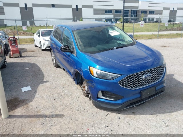 Salvage Ford Edge Image