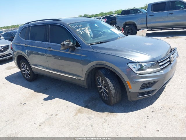 Salvage Volkswagen Tiguan Image