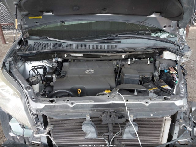 Toyota Sienna Xle V6 8 Passenger