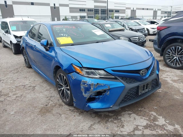 Salvage Toyota Camry Image