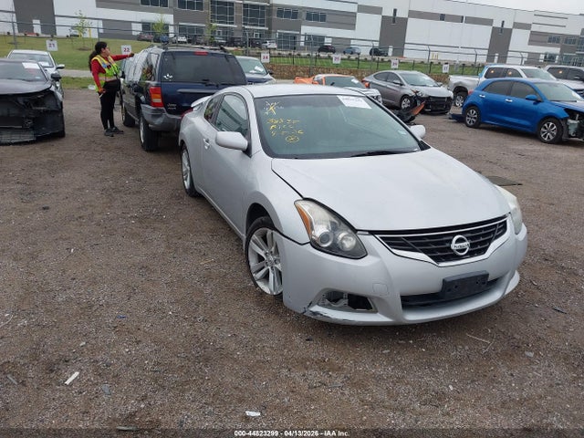 Salvage Nissan Altima Image