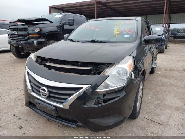 Nissan Versa 1.6 S+
