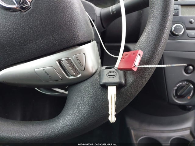 Nissan Versa 1.6 S+
