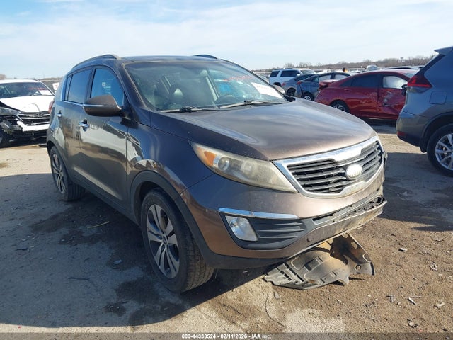 Salvage Kia Sportage Image