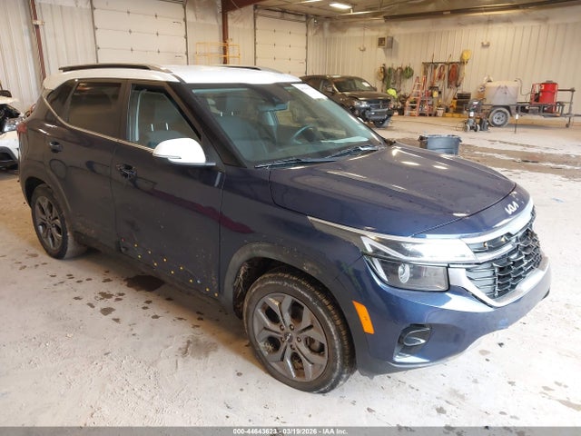 Salvage Kia Seltos Image