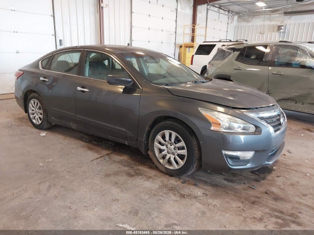 Salvage Nissan Altima Image