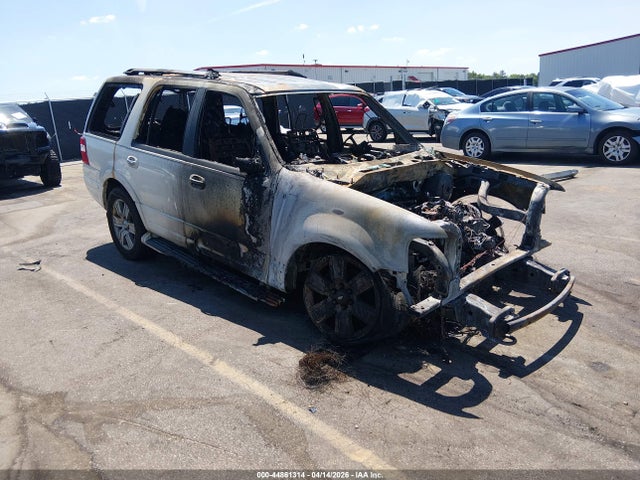 Salvage Ford Expedition Image