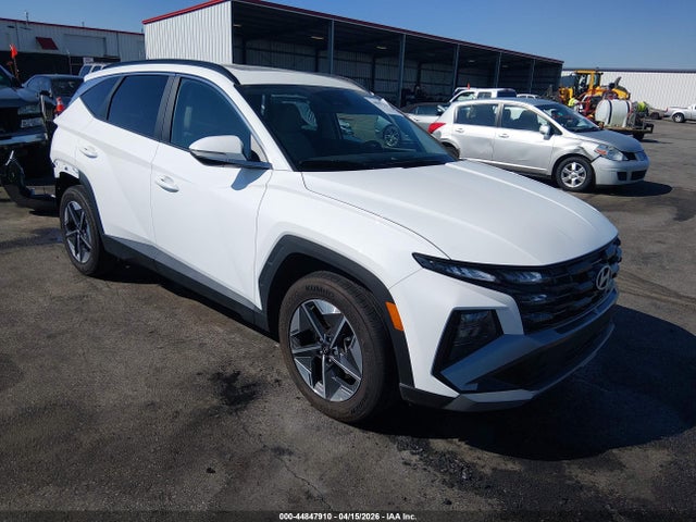 Salvage Hyundai TUCSON Image