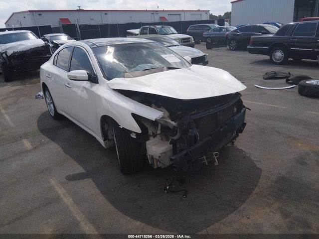 Salvage Nissan Maxima Image