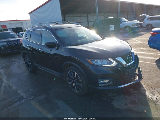 Salvage Nissan Rogue Image