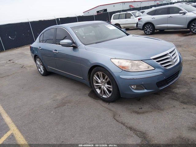 Salvage Hyundai Genesis Image