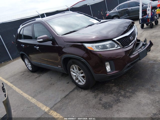 Salvage Kia Sorento Image