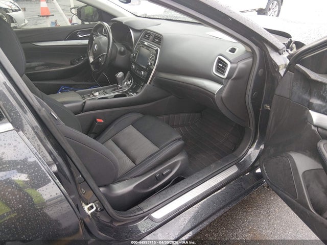 Nissan Maxima