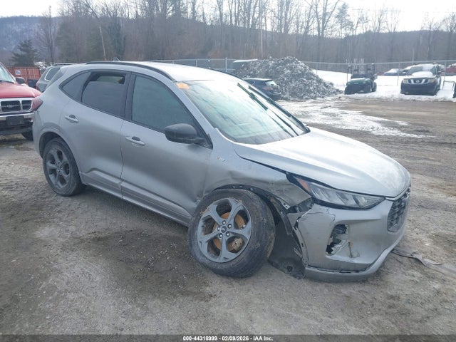 Salvage Ford Escape Image