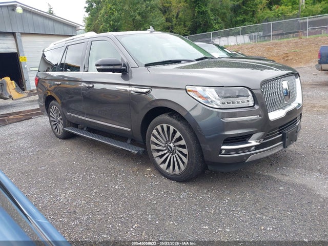 Salvage Lincoln Navigator Image