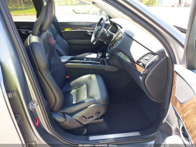 Volvo XC90 T6 Momentum
