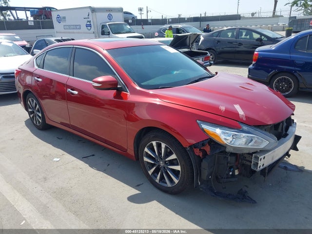 Salvage Nissan Altima Image