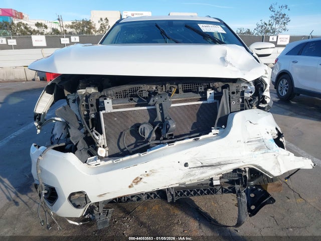 Nissan Pathfinder Sv
