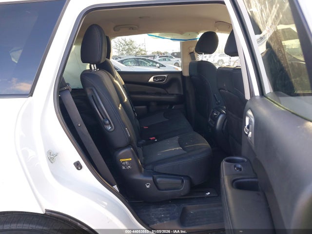 Nissan Pathfinder Sv